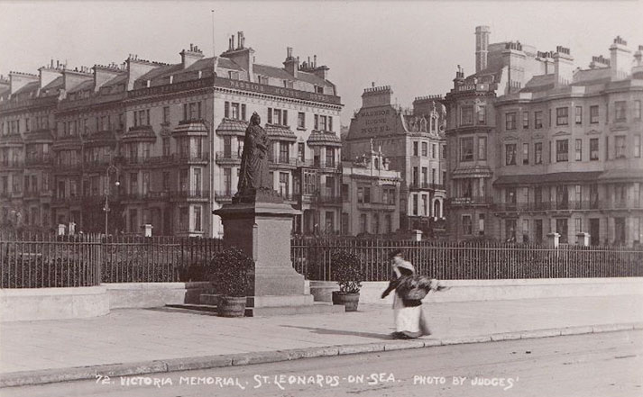 Queen Victoria Statue