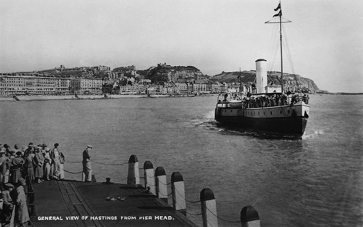 Brighton Queen Steamer at Hastings Pier