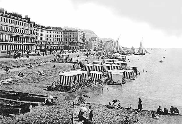 Beach at Carlisle Parade