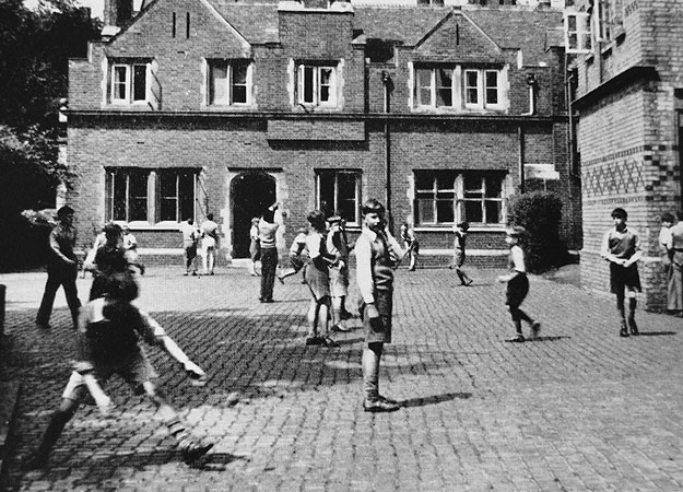 Hydneye House School Yard