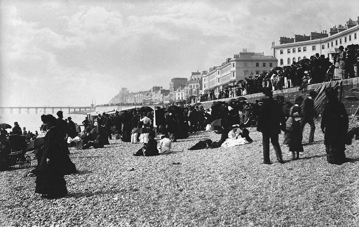 Beach at Carlisle Parade